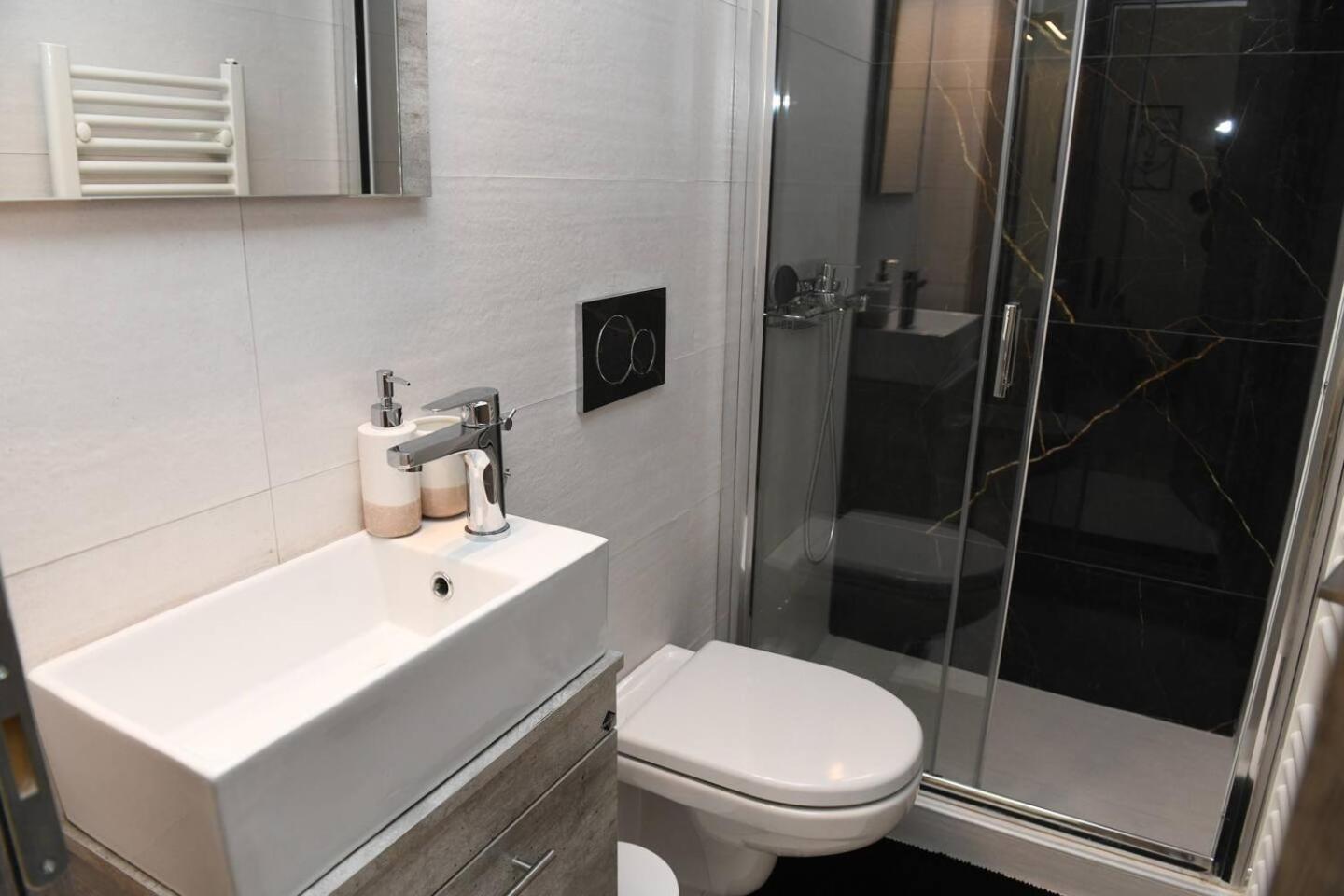 Konstantina Apartment 아테네 외부 사진